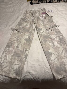 Vanilla Star Beige Gray Leaf Cargo Pants